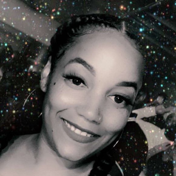 Meet your Posher, Michelle - Picture 1 of 1